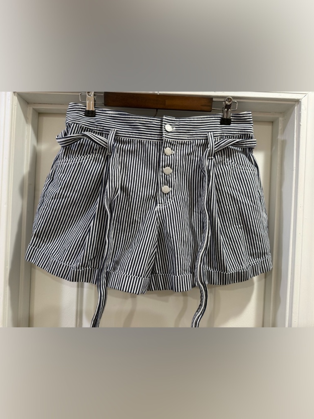 GAP High-Waist Paper Bag Cuffed Navy & White Striped Mom Shorts Size 12